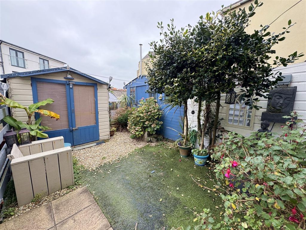 Property photo 3 of 16 Garden