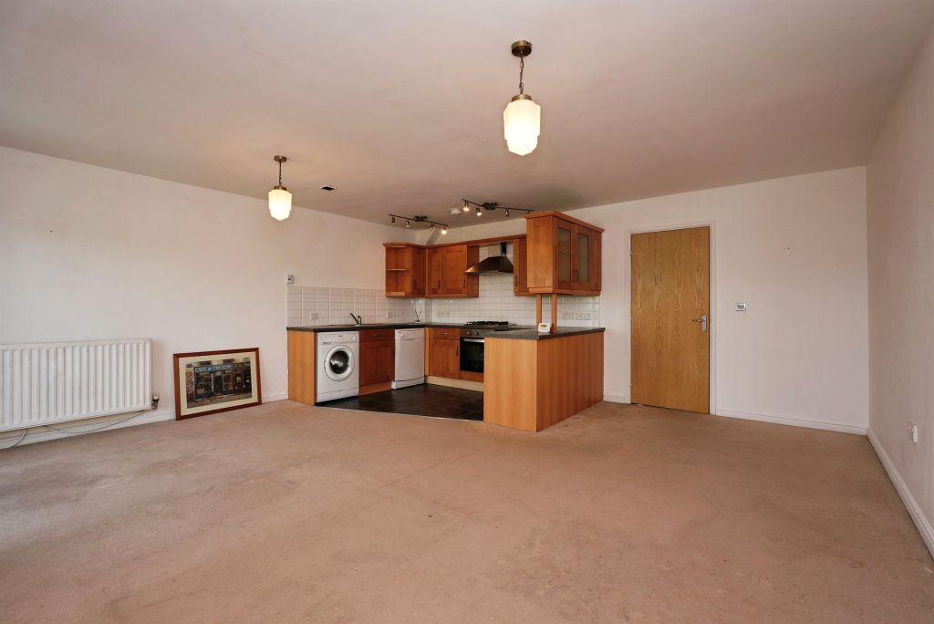 Property photo 3 of 12