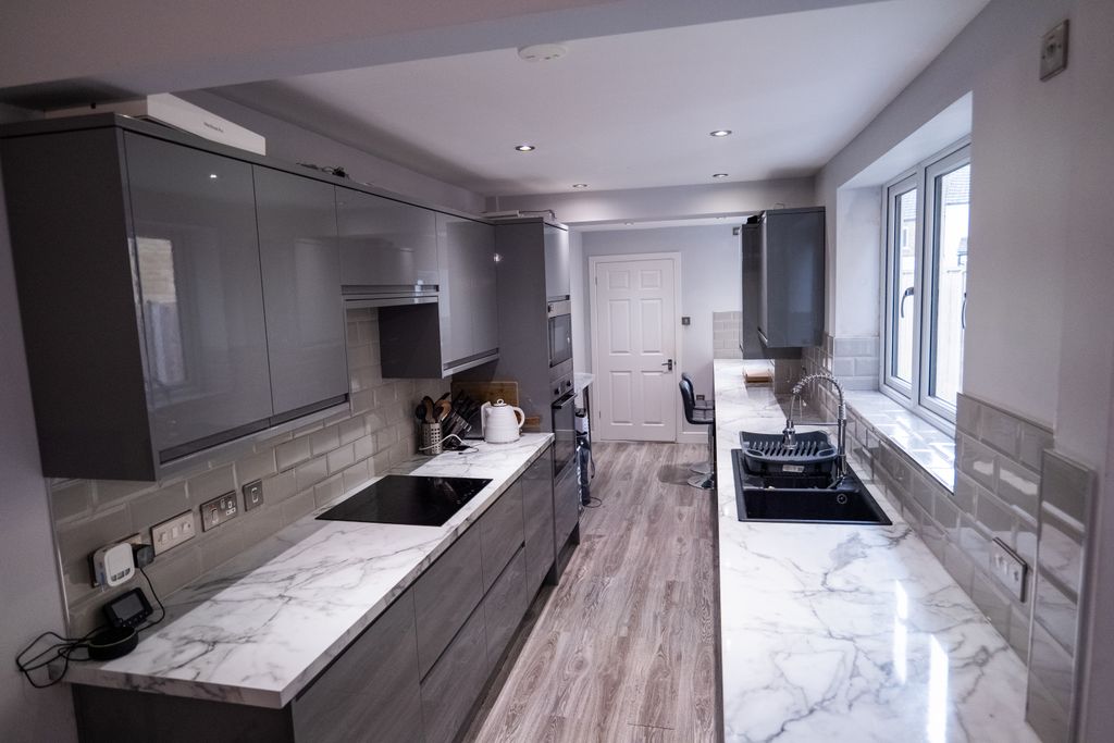 Property photo 2 of 13 Kitchen