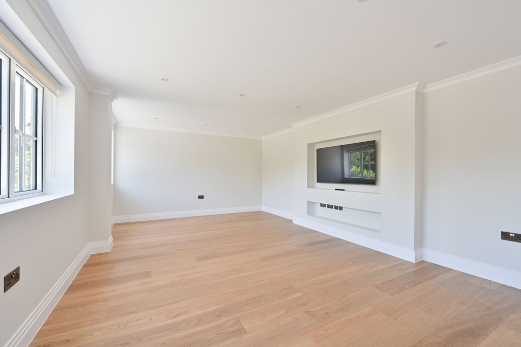 Property photo 3 of 29
