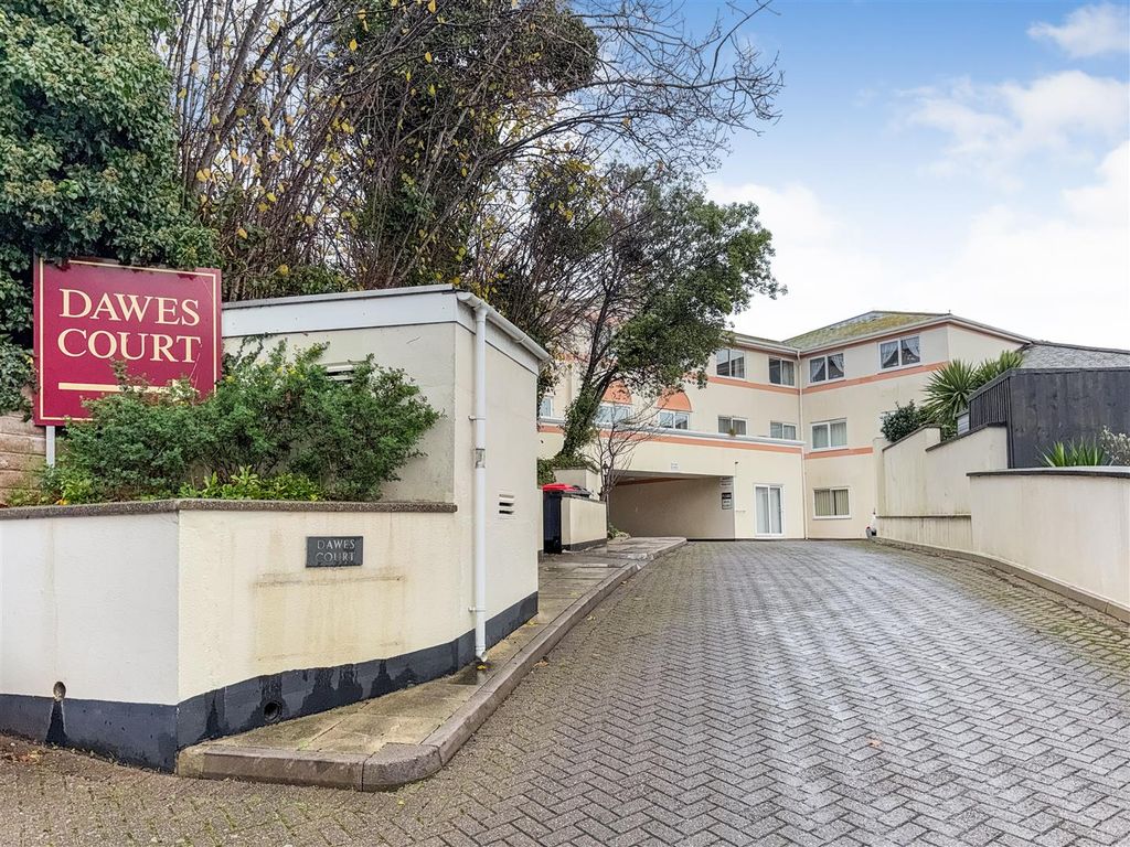 Property photo 1 of 25 Freehold & Flat 3 Dawes Court, Fisher Street, Paig