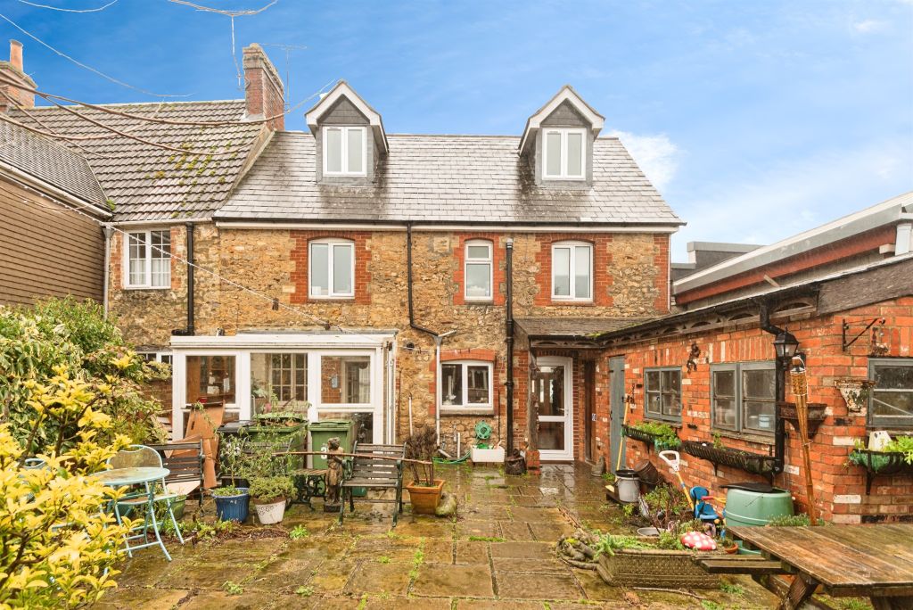 Property photo 3 of 20