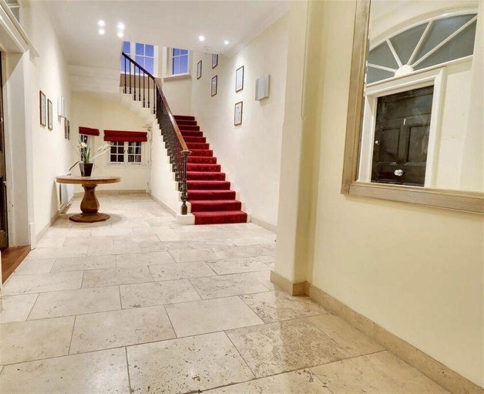 Property photo 2 of 6