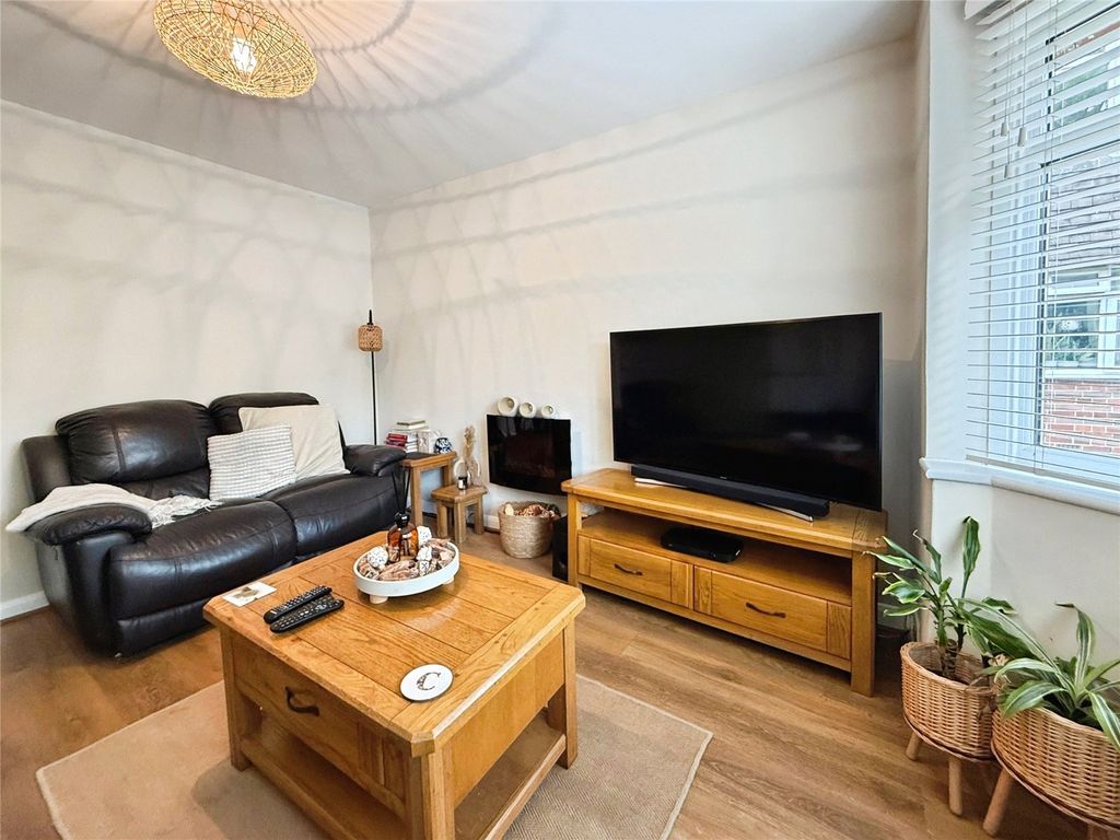 Property photo 2 of 15 Picture No. 28