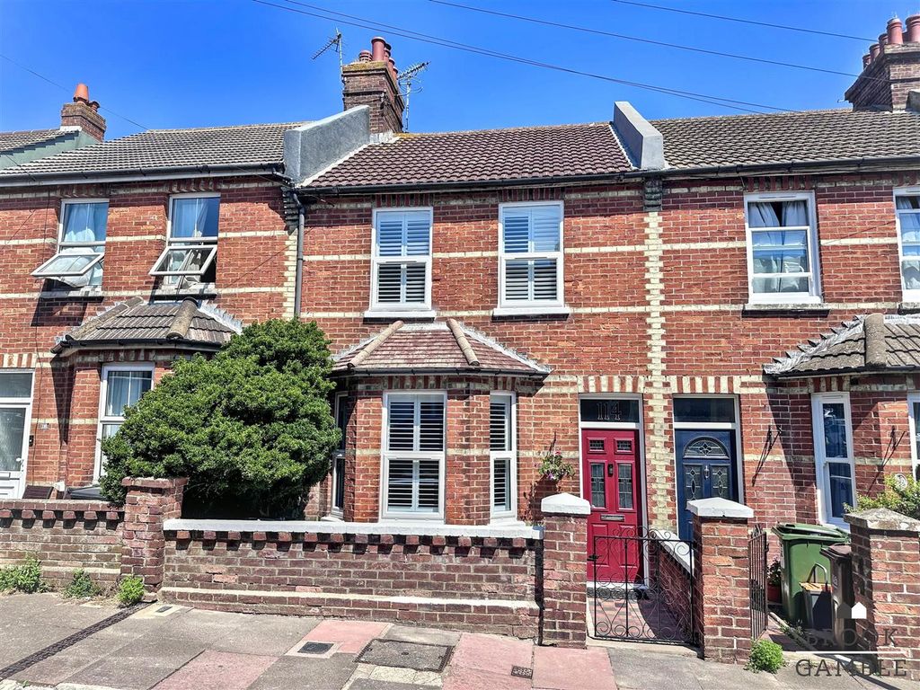 Property photo 1 of 19 01323 438506