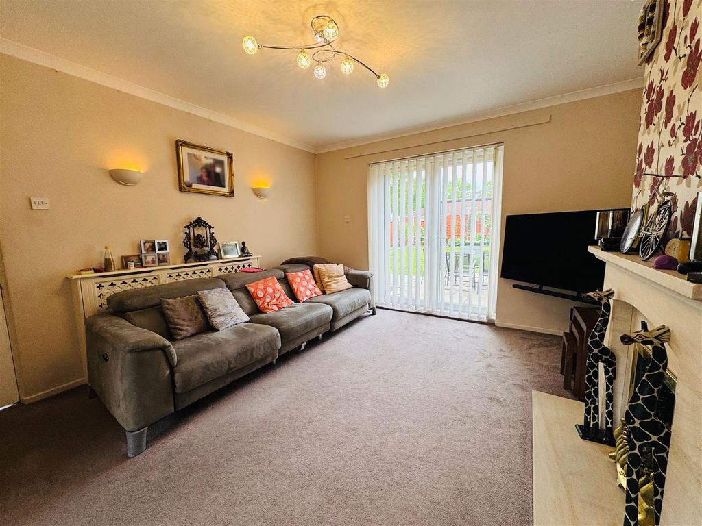 Property photo 3 of 26 6220.Jpg