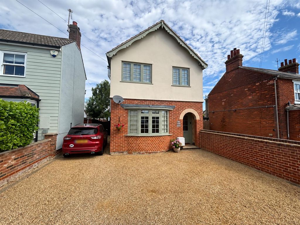Property photo 1 of 16 Front