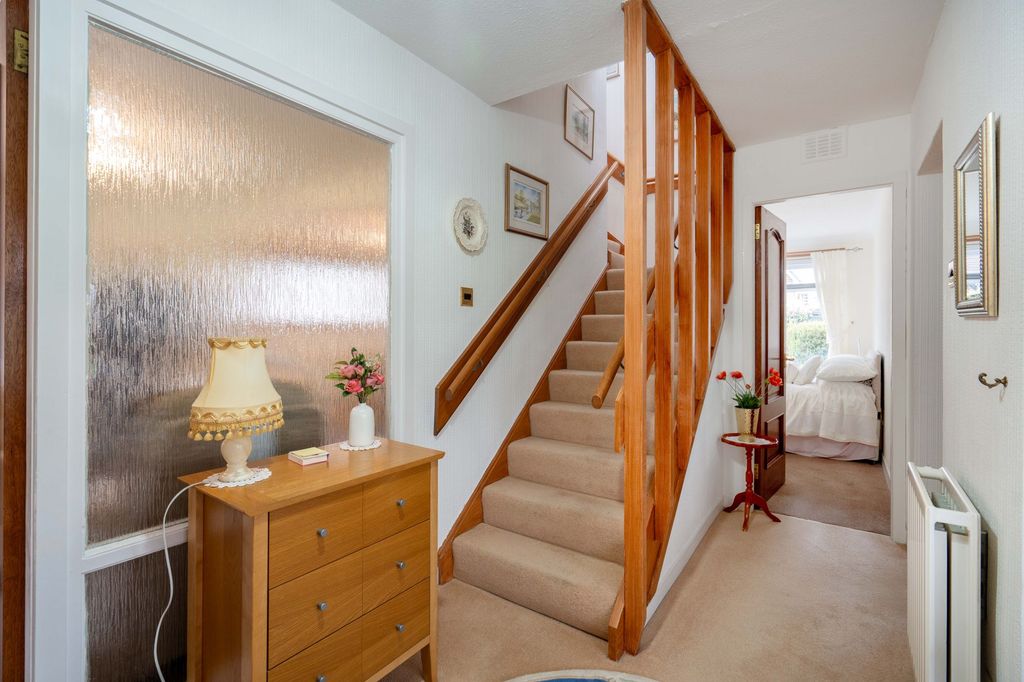 Property photo 3 of 35