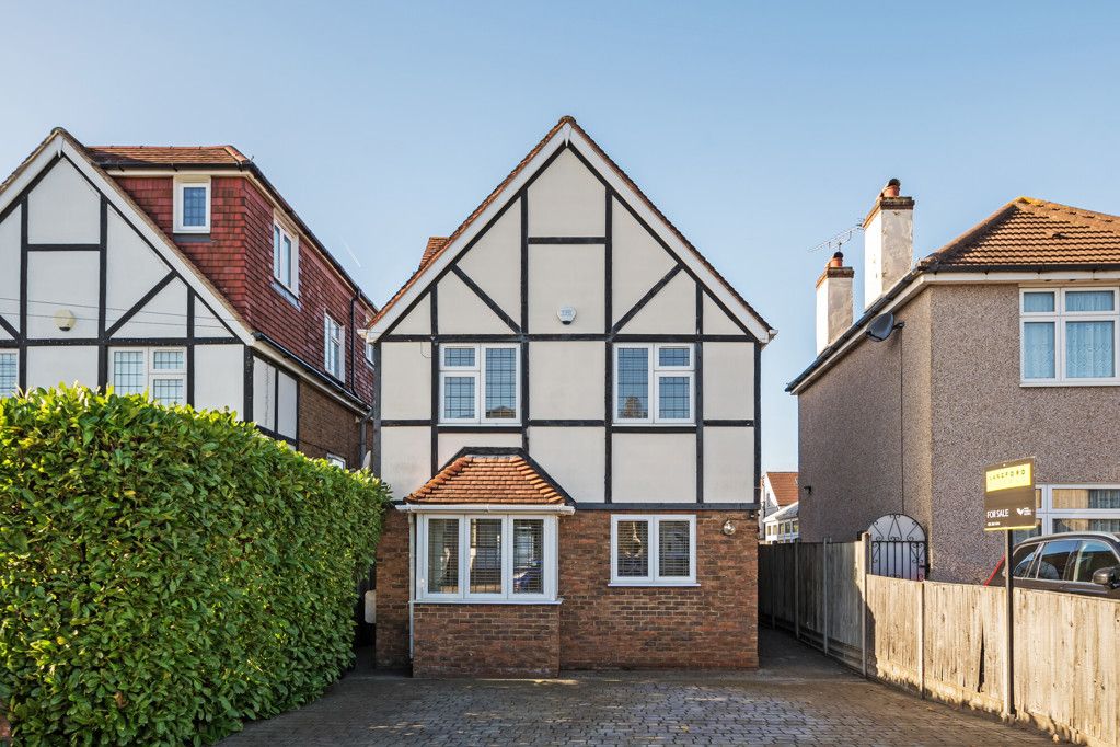 Property photo 1 of 17 External