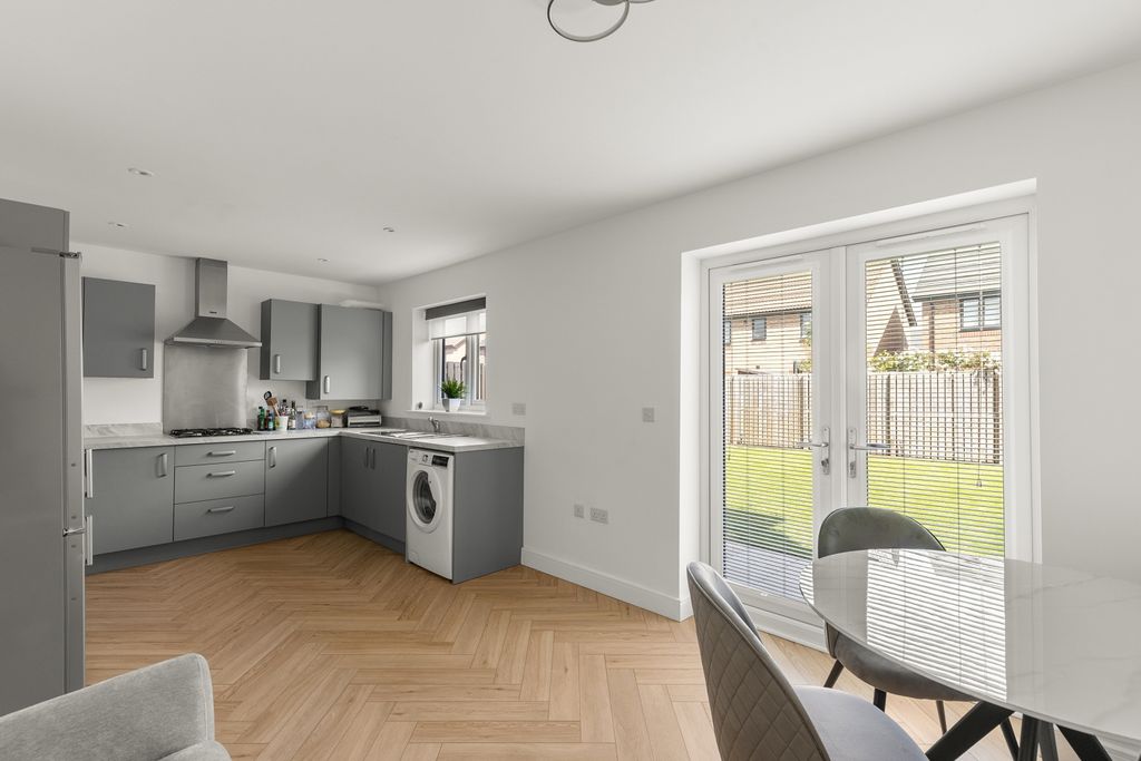 Property photo 3 of 18 Kitchen Dining Room