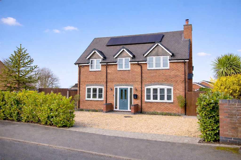 Property photo 1 of 32