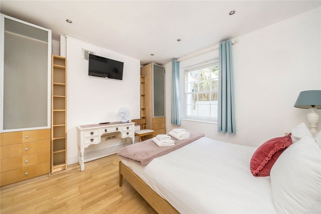 Property photo 3 of 6