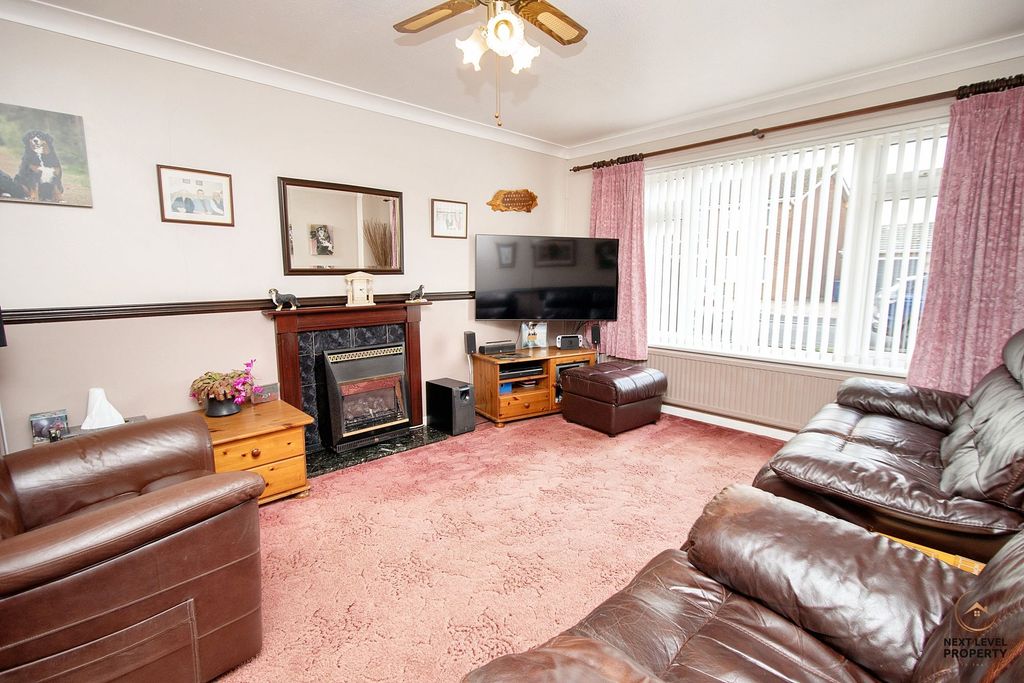 Property photo 2 of 23