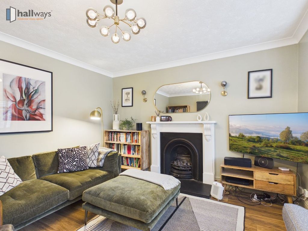 Property photo 2 of 25