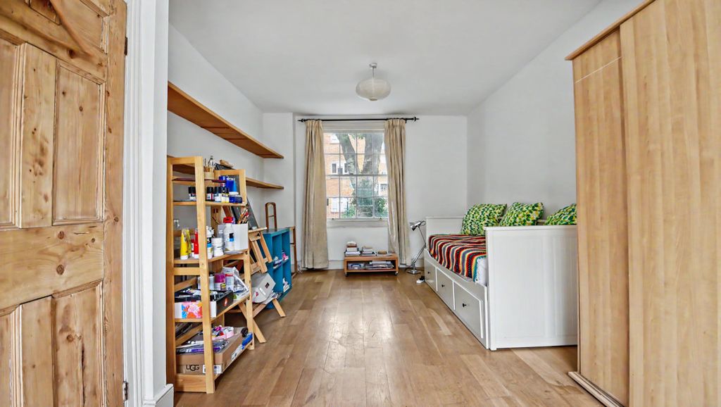 Property photo 2 of 24