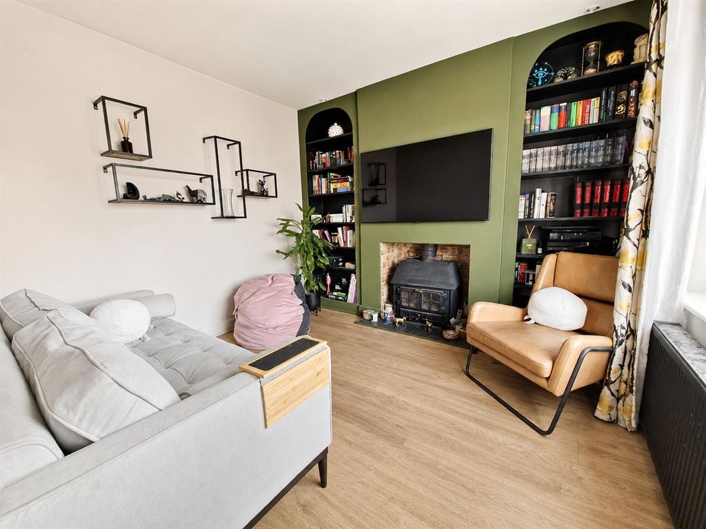 Property photo 2 of 19