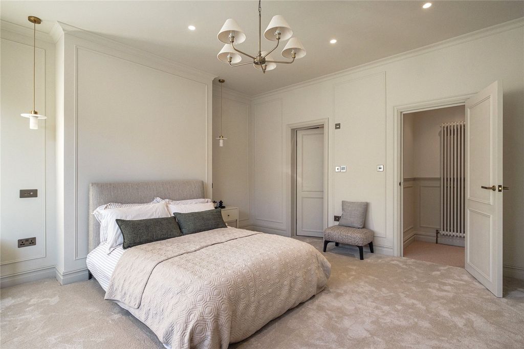 Property photo 2 of 21 Picture No. 23