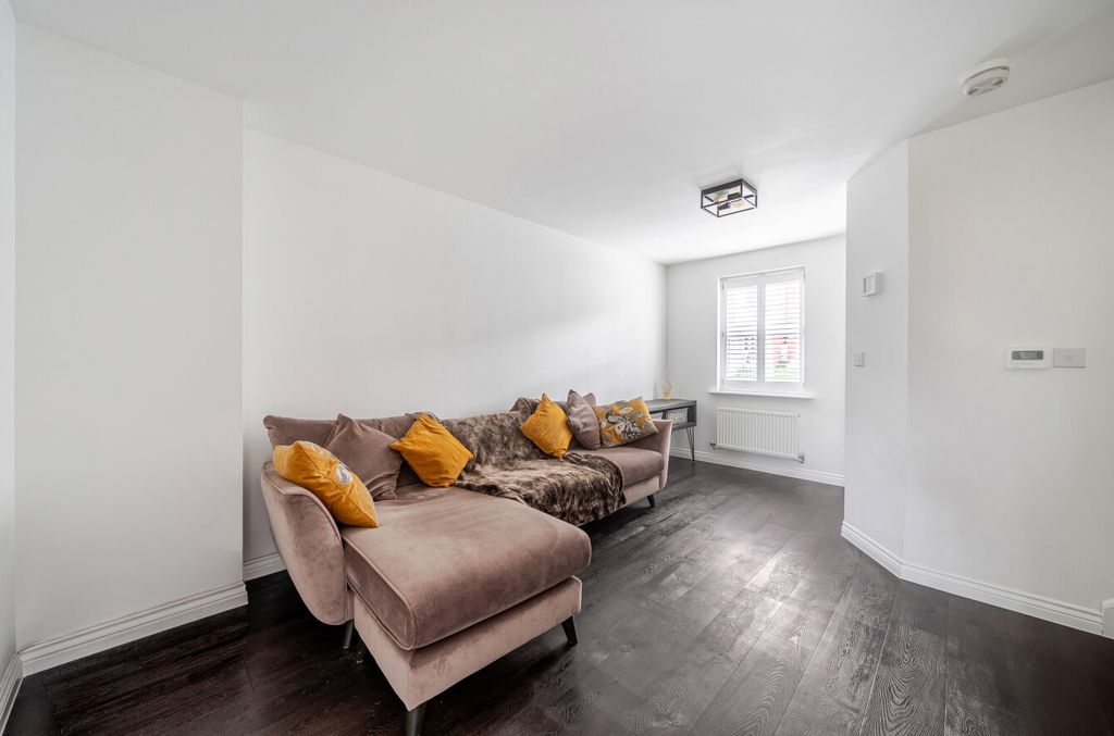 Property photo 3 of 16 1409387-3-6985ce4...