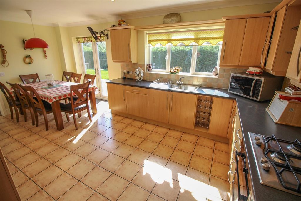 Property photo 3 of 23