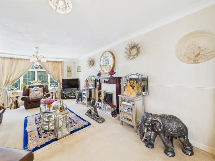 Property photo 2 of 33