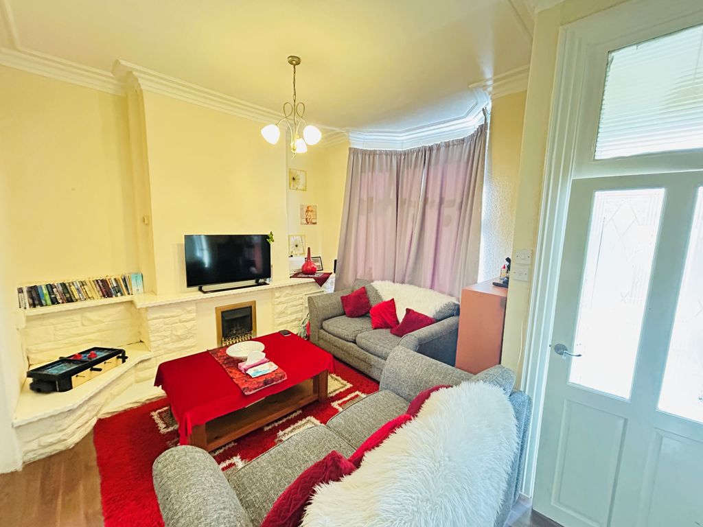 Property photo 2 of 8
