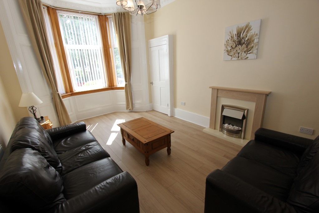 Property photo 3 of 10 Lounge