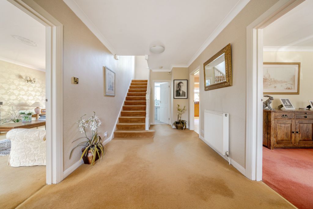 Property photo 2 of 26