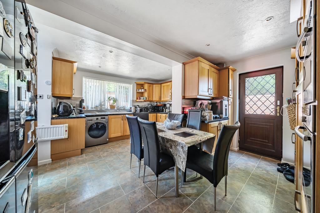 Property photo 2 of 20 Kitchen/Breakfast Room
