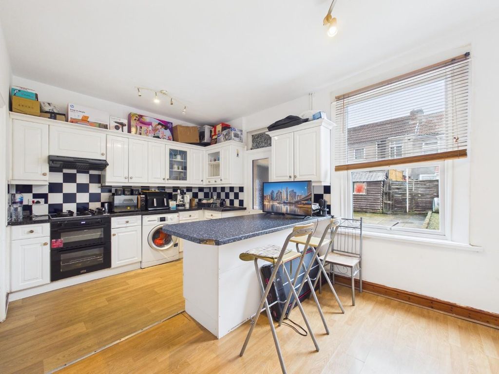 Property photo 3 of 20 Cam01530G0-Pr0379-Still008.Jpg