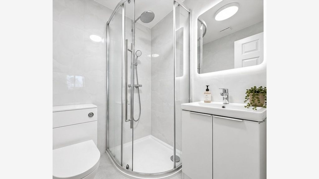 Property photo 3 of 9 Bathroom
