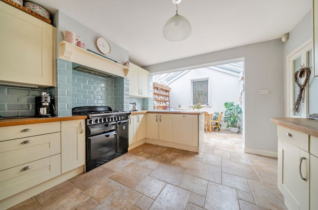 Property photo 3 of 22