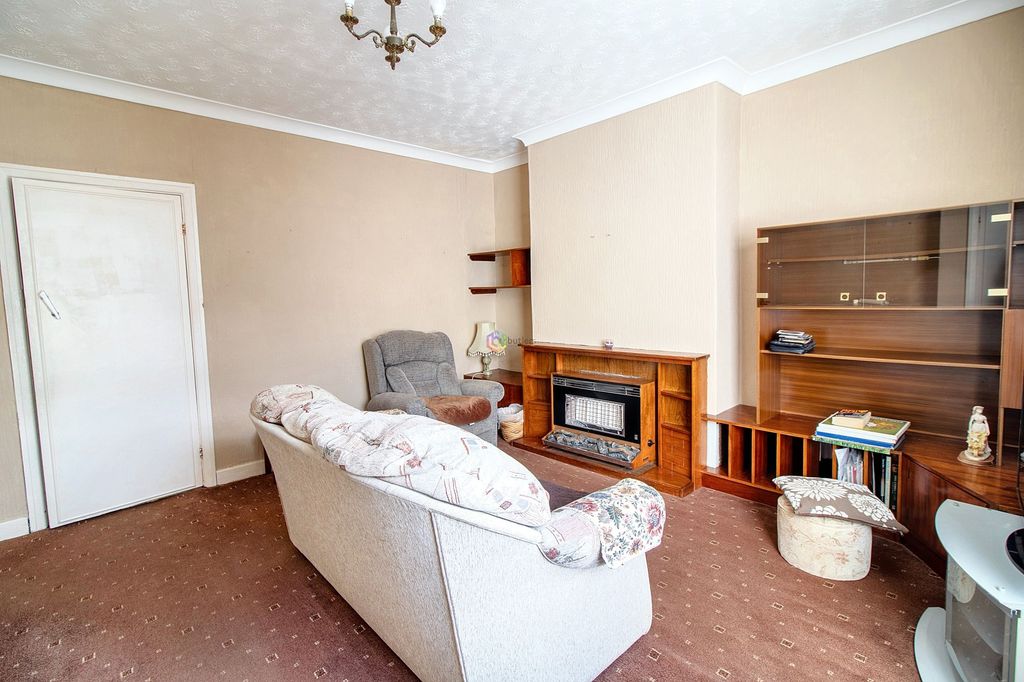 Property photo 2 of 14