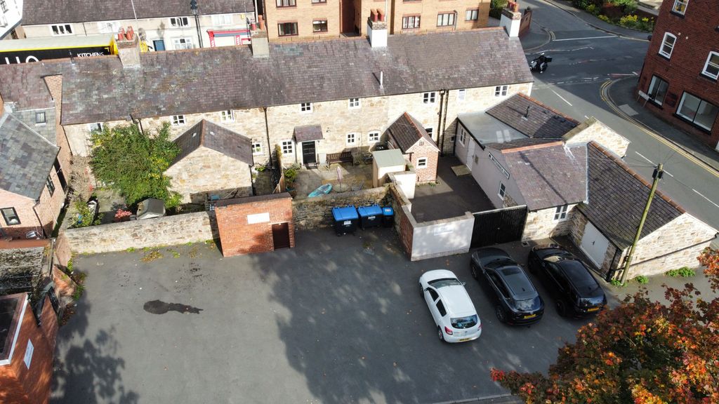 Property photo 2 of 12