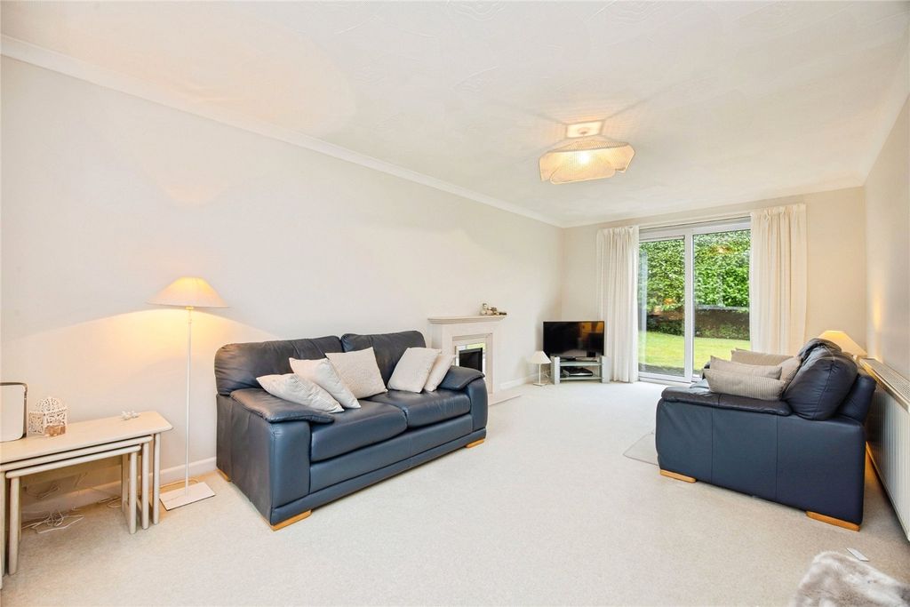 Property photo 2 of 19 Picture No. 18