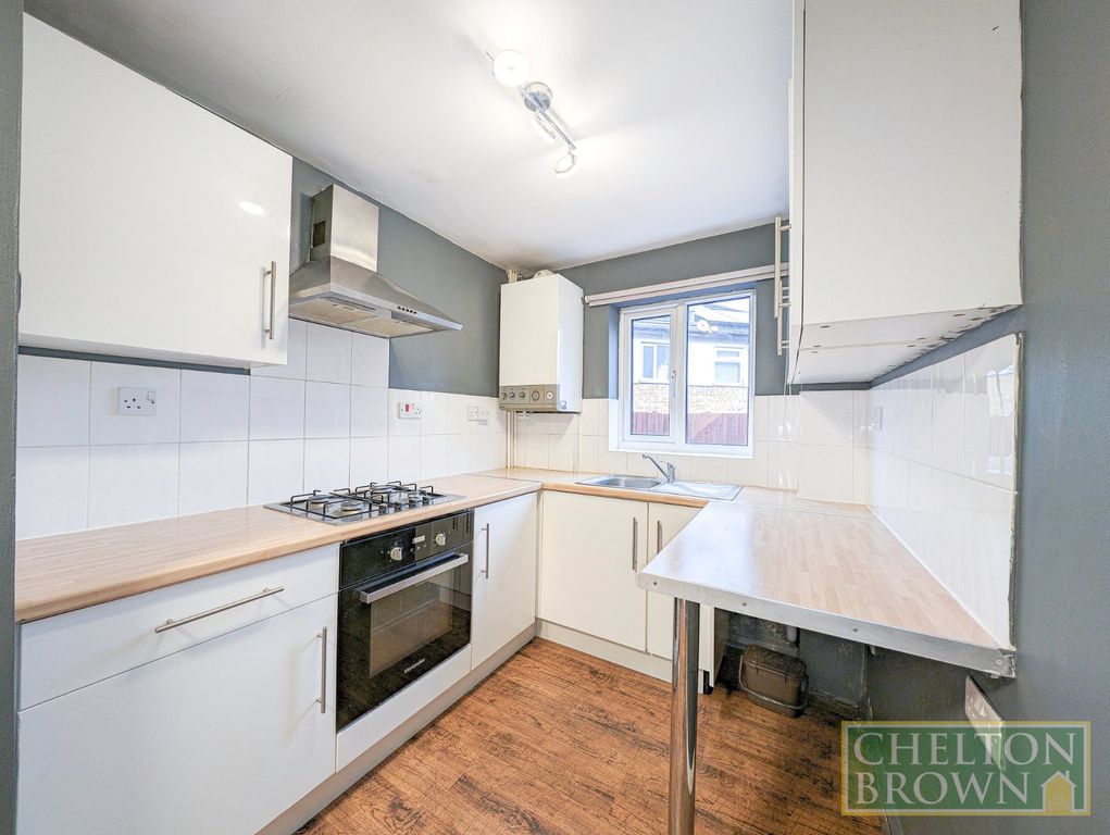 Property photo 3 of 19 Kitchen
