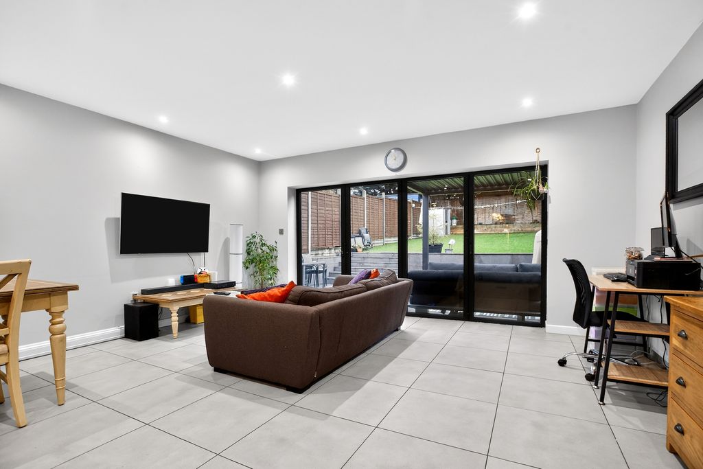 Property photo 3 of 29