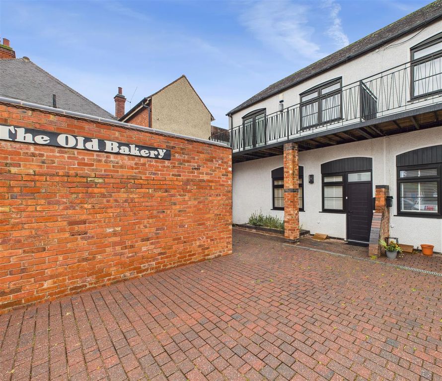 Property photo 1 of 18