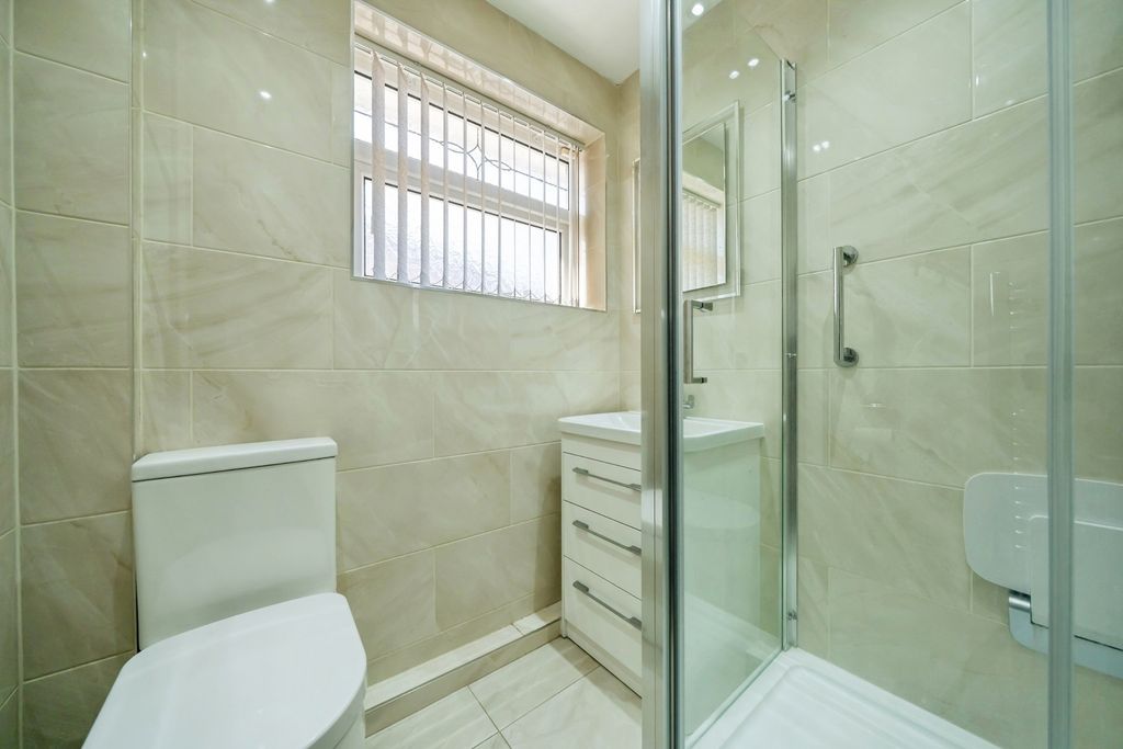 Property photo 2 of 14 Shower Room