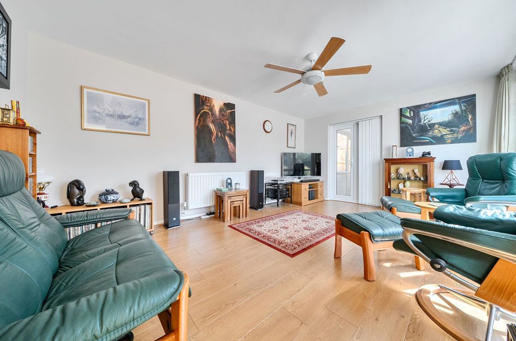 Property photo 2 of 22