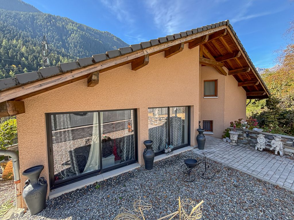 Property photo 1 of 5