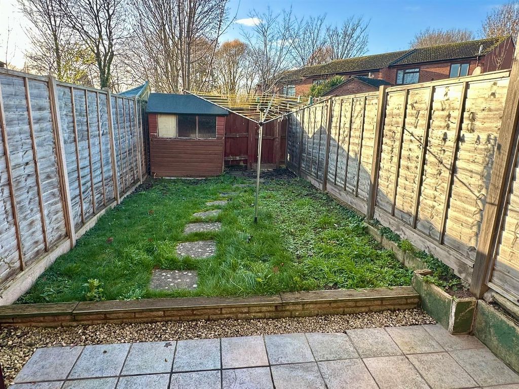 Property photo 3 of 9 Outside