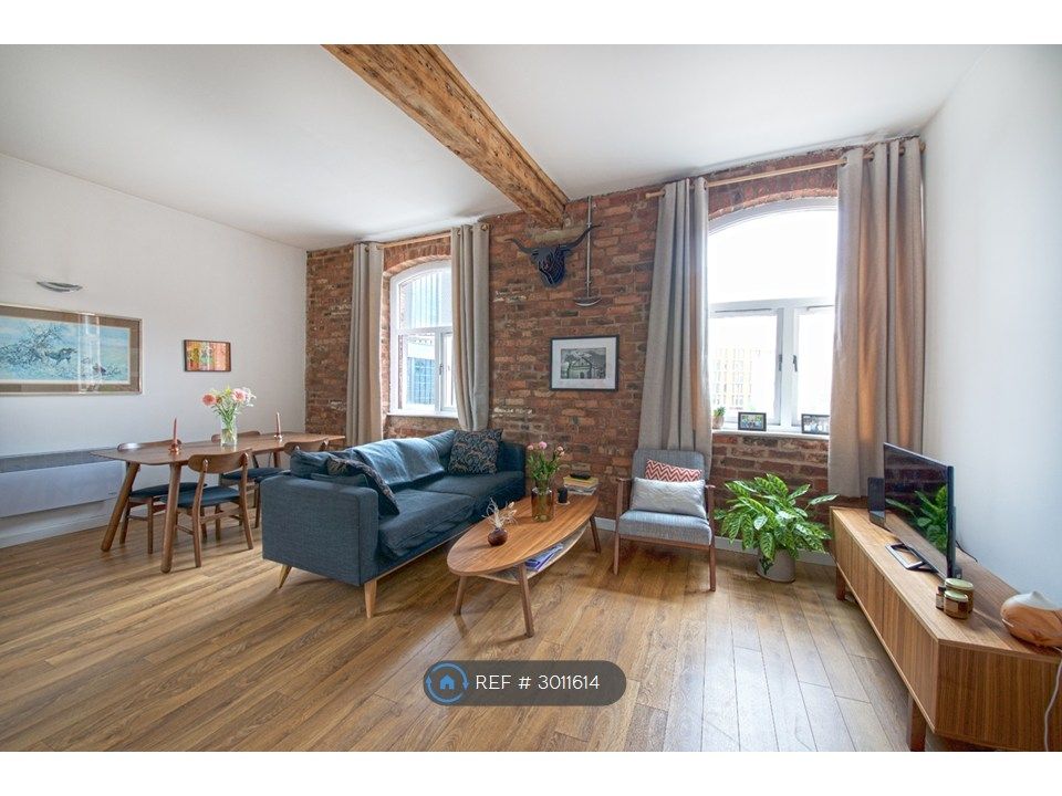 Property photo 1 of 13 Lounge