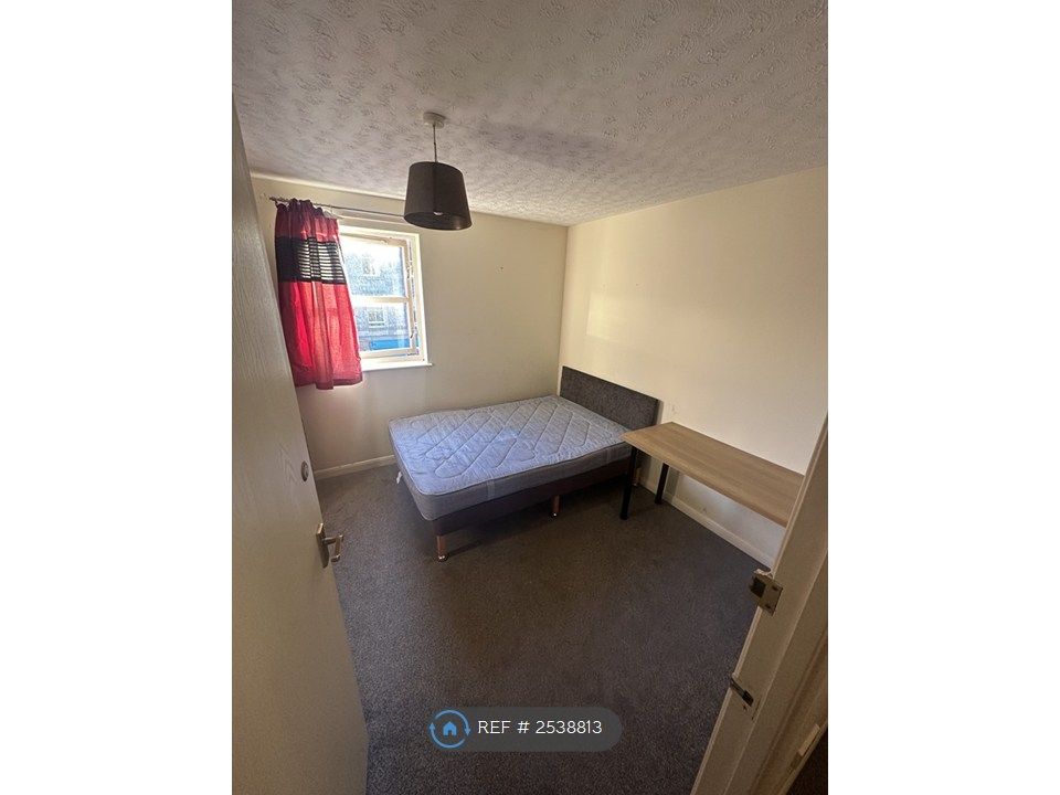 Property photo 2 of 11 Bedroom 1