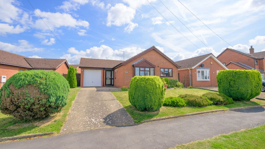 Property photo 1 of 27