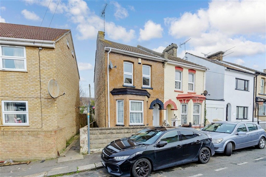 Property photo 1 of 8 External (Web)