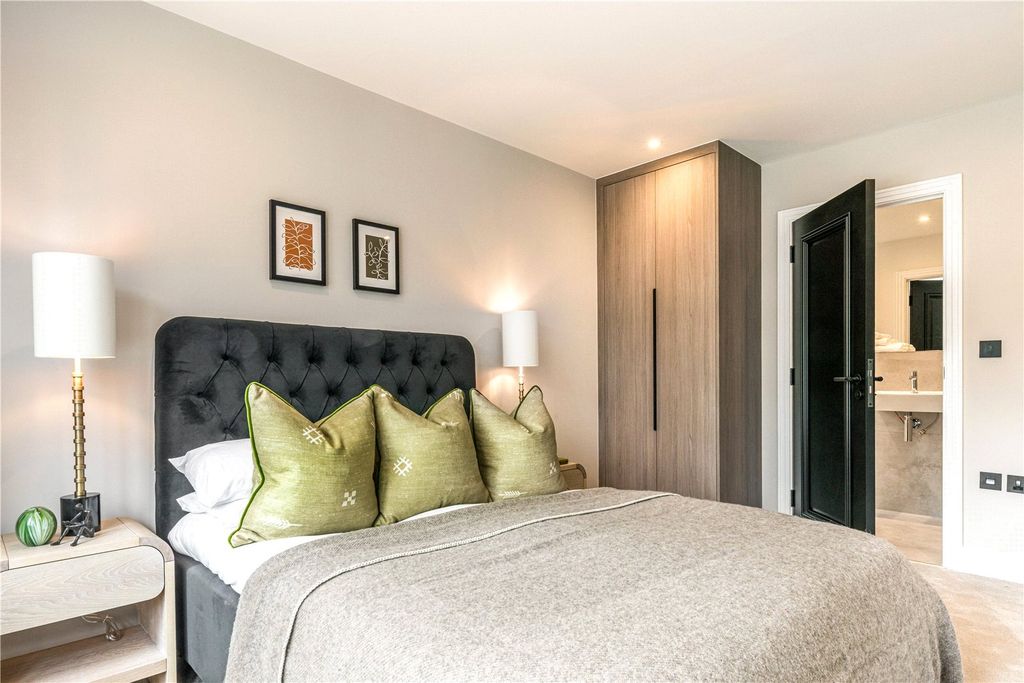 Additional image 20 of 5 bed detached house for saleSpring Court Road, Enfield EN2