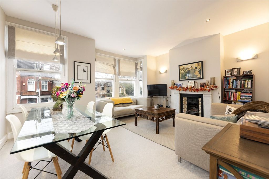 Property photo 2 of 8 Picture No. 15