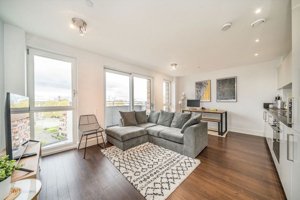 Property photo 2 of 10