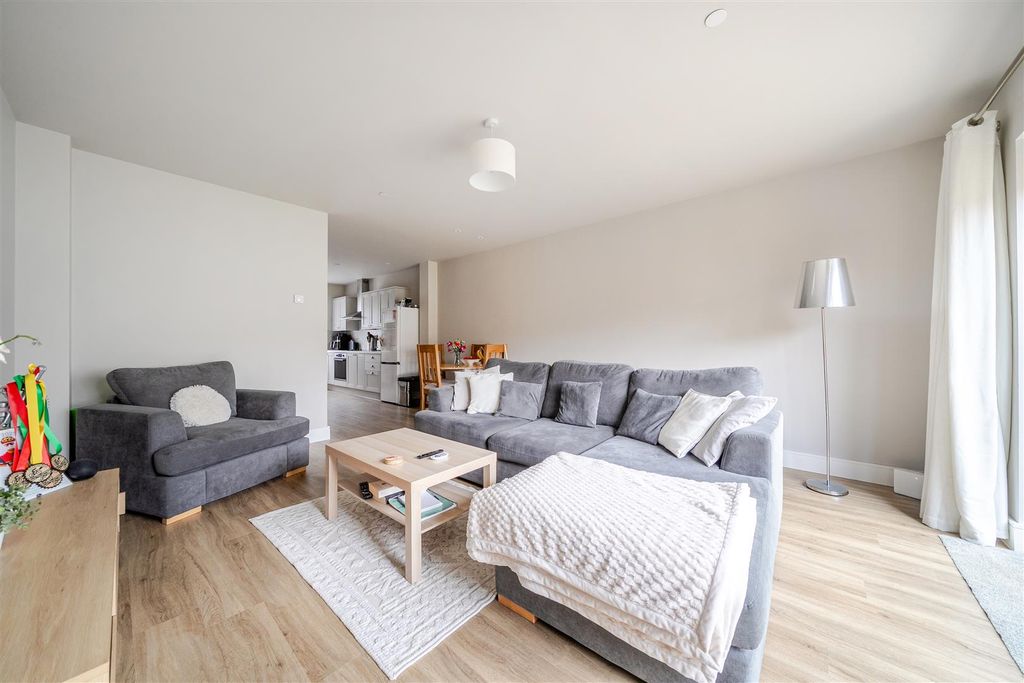 Property photo 2 of 26