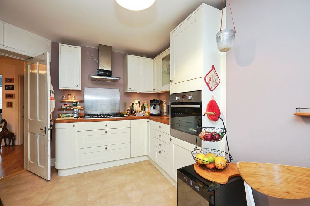 Property photo 3 of 18 Pbox-Img.Jpg